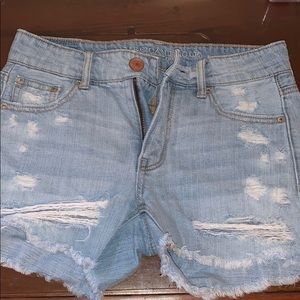 Ripped Light washed Shorts